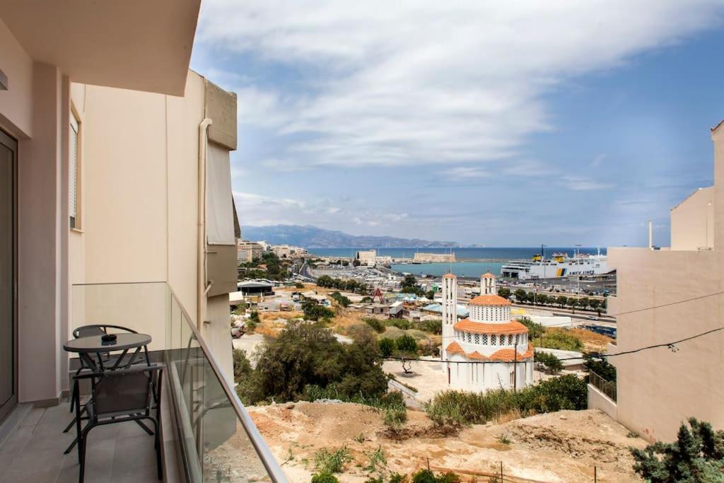 Minimal Loft Art With Sea View Over Heraklion Harbour Екстер'єр фото