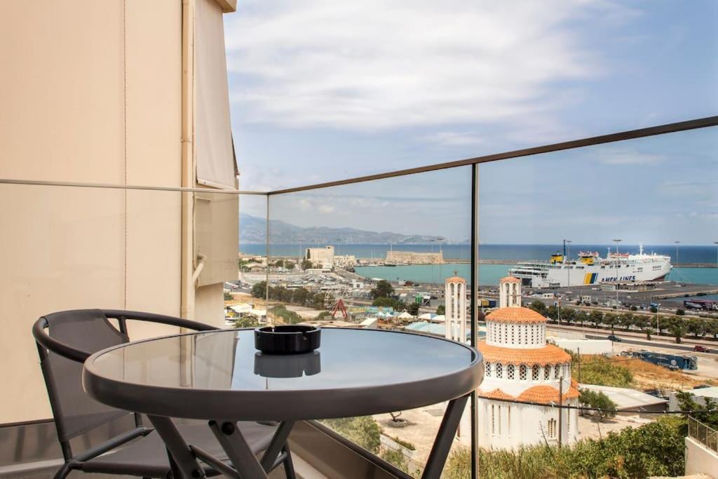 Minimal Loft Art With Sea View Over Heraklion Harbour Екстер'єр фото