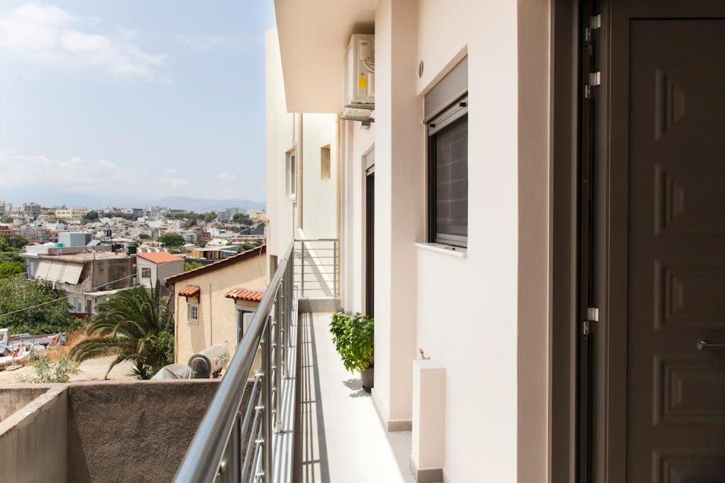 Minimal Loft Art With Sea View Over Heraklion Harbour Екстер'єр фото