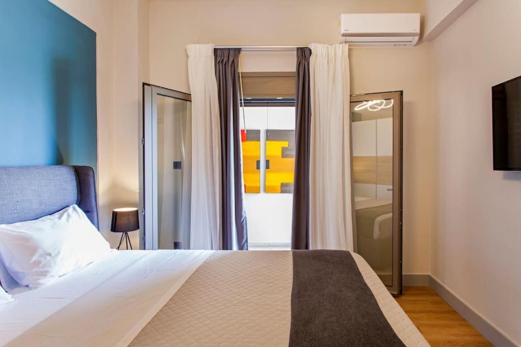 Minimal Loft Art With Sea View Over Heraklion Harbour Екстер'єр фото