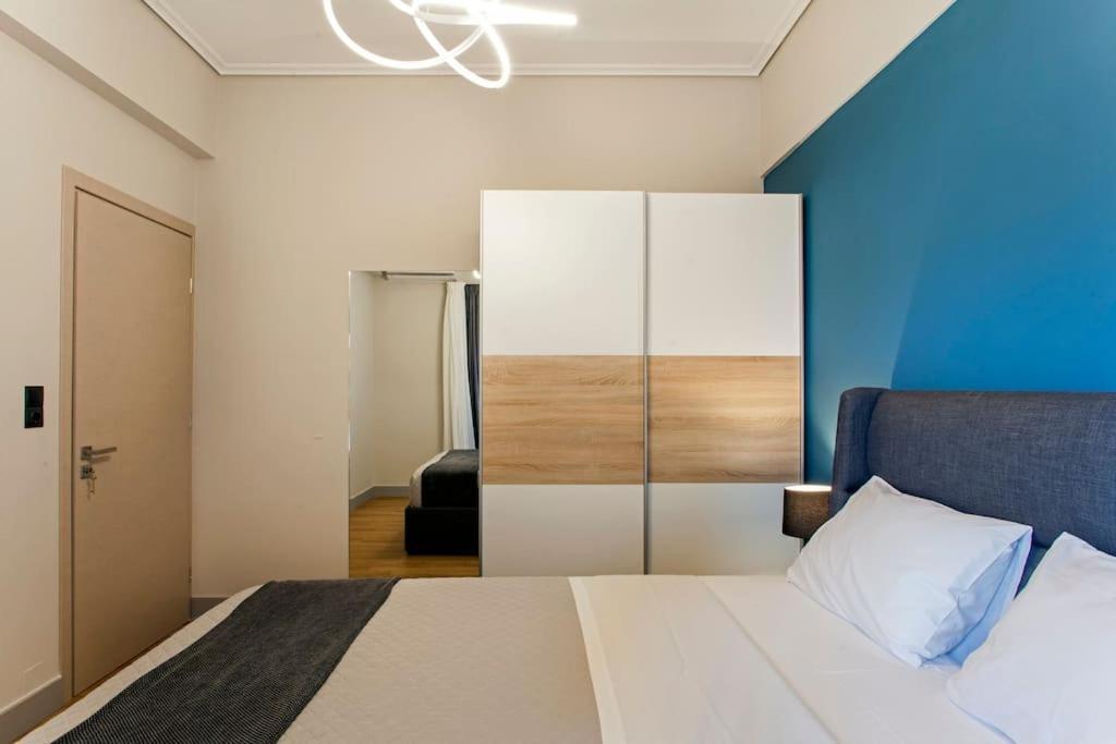 Minimal Loft Art With Sea View Over Heraklion Harbour Екстер'єр фото