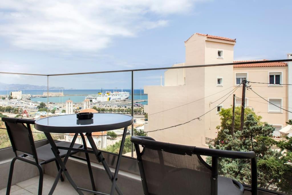 Minimal Loft Art With Sea View Over Heraklion Harbour Екстер'єр фото